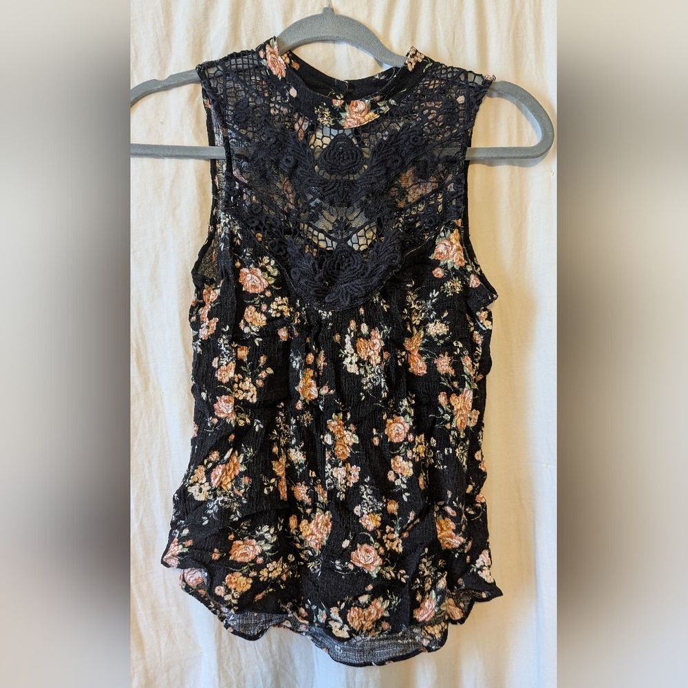 iZ Byer Floral Sleeveless Top with Lace Detail Keyhole Back Chic